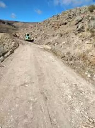 Şenkaya Belediyesi mahalle çalışmalarına devam ediyor Şenkaya Belediyesi mahalle çalışmalarına devam ediyor