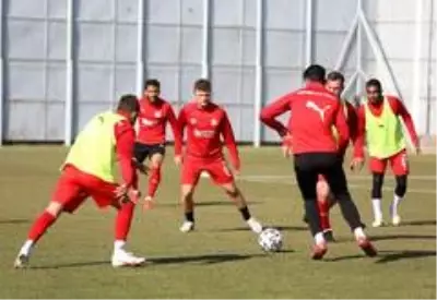 Sivasspor'da Karagümrük mesaisi sürüyor Sivasspor'da Karagümrük mesaisi sürüyor