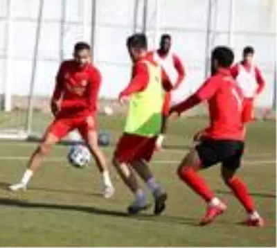 Sivasspor'da Karagümrük mesaisi sürüyor Sivasspor'da Karagümrük mesaisi sürüyor