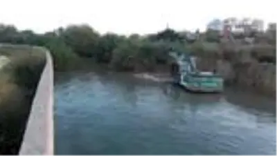 Su taşkınlarıyla anılan Limonlu Deresi'nde temizlik çalışması Su taşkınlarıyla anılan Limonlu Deresi'nde temizlik çalışması