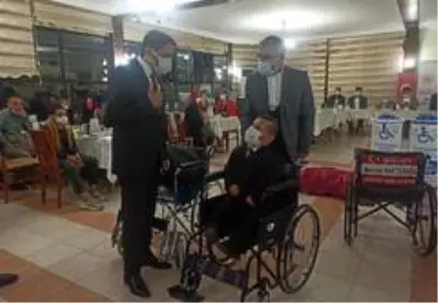 Tekerlekli sandalyeler şehit isimleriyle dağıtıldı Tekerlekli sandalyeler şehit isimleriyle dağıtıldı