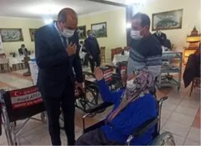 Tekerlekli sandalyeler şehit isimleriyle dağıtıldı Tekerlekli sandalyeler şehit isimleriyle dağıtıldı