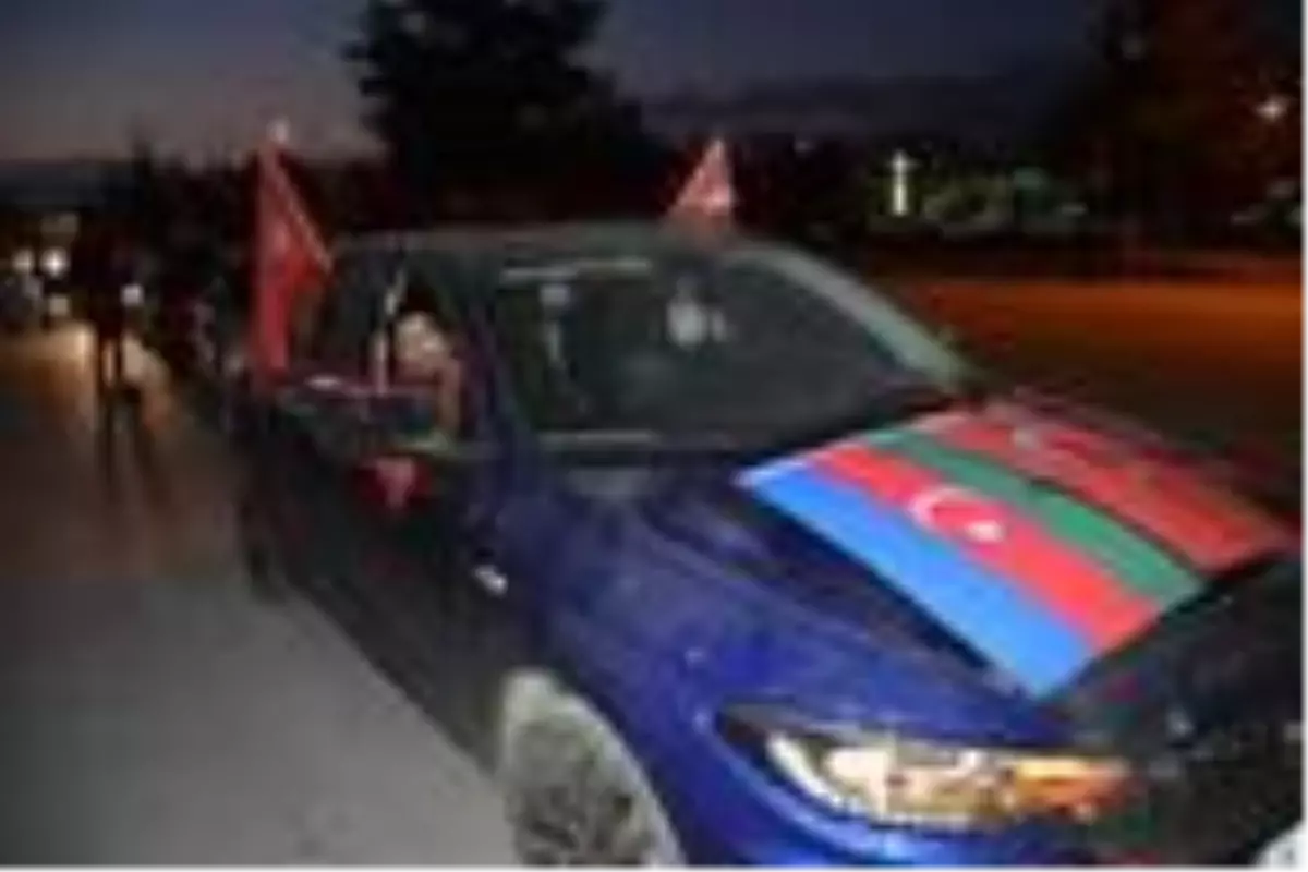 Tokat'ta, Azerbaycan'ın zaferine konvoylu kutlama