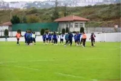 Trabzonspor'da Erzurumspor maçı hazırlıkları sürüyor Trabzonspor'da Erzurumspor maçı hazırlıkları sürüyor