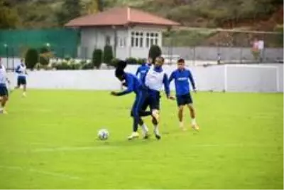 Trabzonspor'da Erzurumspor maçı hazırlıkları sürüyor Trabzonspor'da Erzurumspor maçı hazırlıkları sürüyor
