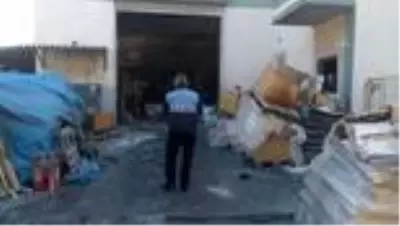 Tuzla'da iş yerinde meydana gelen parlamada 2 kişi yaralandı Tuzla'da iş yerinde meydana gelen parlamada 2 kişi yaralandı