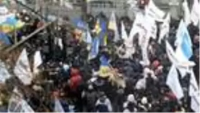 Son dakika haberi! Ukrayna'da karantina protestosunda arbede Son dakika haberi! Ukrayna'da karantina protestosunda arbede