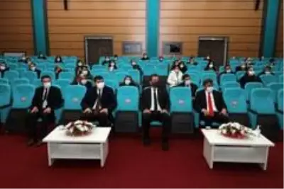 'Ülkemizin geleceğine rehberlik ediyorsunuz' 'Ülkemizin geleceğine rehberlik ediyorsunuz'
