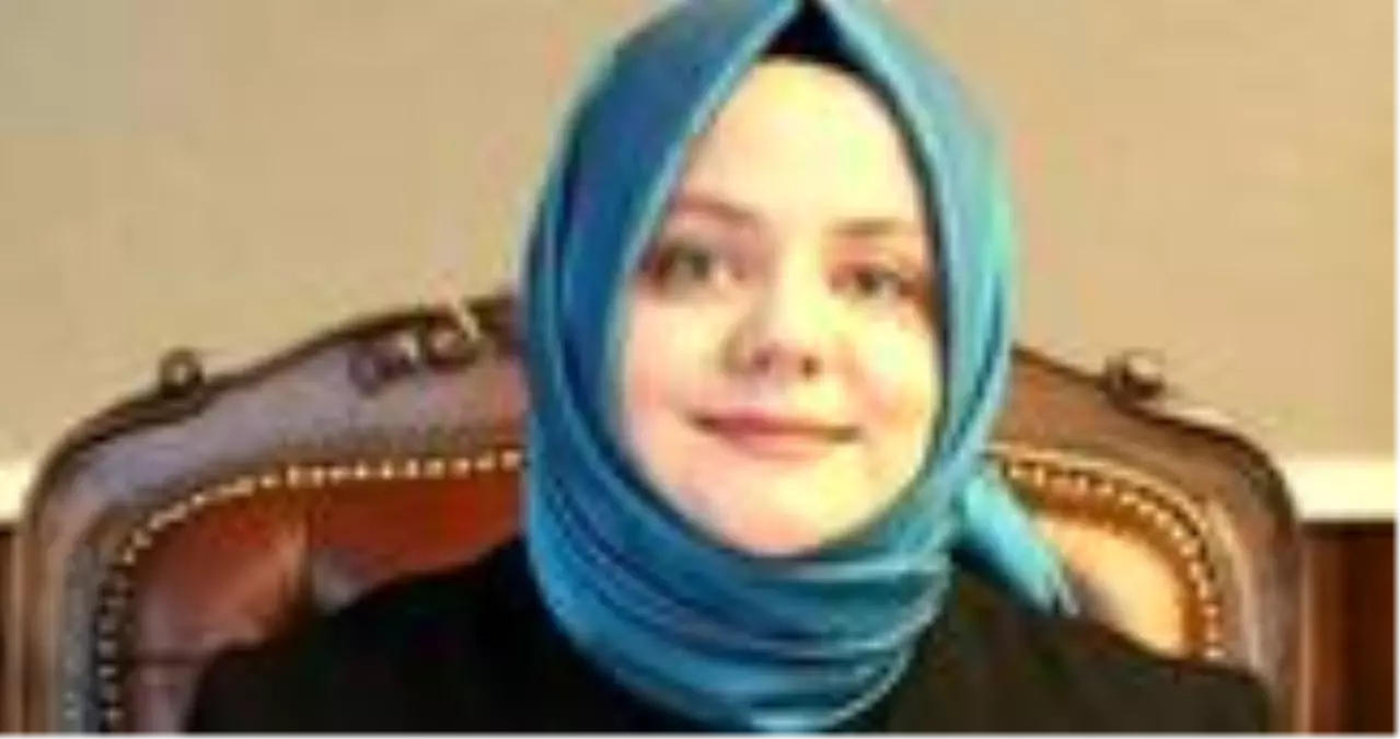 Zehra Zümrüt Selçuk kimdir? Zehra Zümrüt Selçuk mesleği nedir?