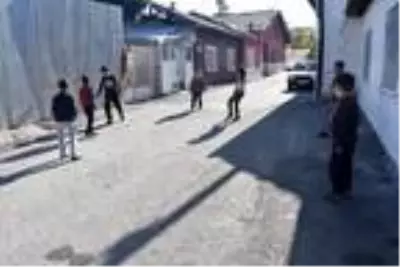 15 yaşındaki çocuk, oyun nedeniyle aynı yaştaki kuzenini bıçakladı (2) 15 yaşındaki çocuk, oyun nedeniyle aynı yaştaki kuzenini bıçakladı (2)