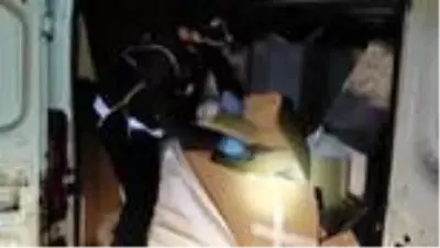 750 bin adet dolu makaron yakalandı 750 bin adet dolu makaron yakalandı