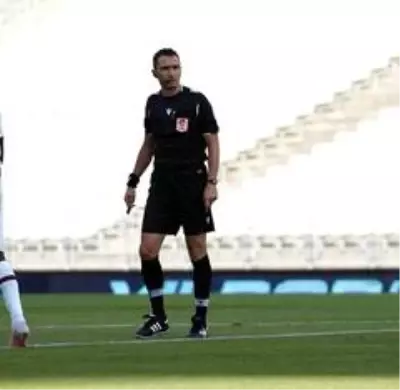 MHK, FIFA kokartı takmaya aday hakemleri bildirdi MHK, FIFA kokartı takmaya aday hakemleri bildirdi