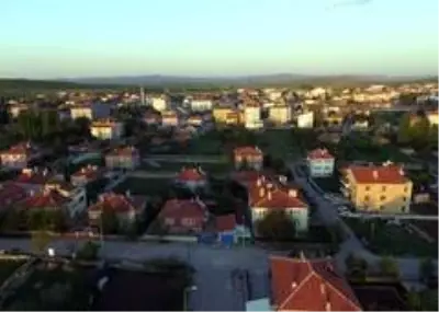 - Afyon'un 30 bin nüfuslu ilçesinde çok sıkı tedbirler alındı - Afyon'un 30 bin nüfuslu ilçesinde çok sıkı tedbirler alındı
