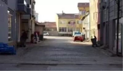 - Afyon'un 30 bin nüfuslu ilçesinde çok sıkı tedbirler alındı - Afyon'un 30 bin nüfuslu ilçesinde çok sıkı tedbirler alındı