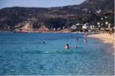 Alanya'da, deniz keyfi kasım ayında da sürüyor Alanya'da, deniz keyfi kasım ayında da sürüyor