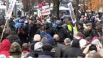 Son dakika haberi: Almanya'da Covid-19 önlemlerinin sertleştirilmesi protestoların fitilini ateşledi Son dakika haberi: Almanya'da Covid-19 önlemlerinin sertleştirilmesi protestoların fitilini ateşledi