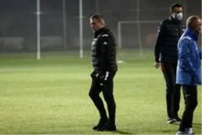Antalyaspor'da Yanal'ın hedefi ilk maçında galibiyet Antalyaspor'da Yanal'ın hedefi ilk maçında galibiyet
