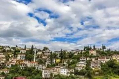 Araplar Trabzon'da en çok Akçaabat ve Yomra ilçelerinden konut almayı tercih ediyor Araplar Trabzon'da en çok Akçaabat ve Yomra ilçelerinden konut almayı tercih ediyor