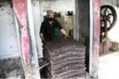 Asırlardır geleneksel yöntemlerle zeytinyağı üretiyorlar Asırlardır geleneksel yöntemlerle zeytinyağı üretiyorlar