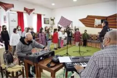 Son dakika magazin: Atakum Belediyesi Çocuk Korosu dünya çocukları için şarkı söyledi Son dakika magazin: Atakum Belediyesi Çocuk Korosu dünya çocukları için şarkı söyledi