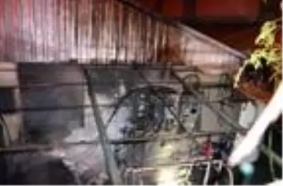 Avcılar'da halı sahanın yanındaki trafo alev alev yandı Avcılar'da halı sahanın yanındaki trafo alev alev yandı