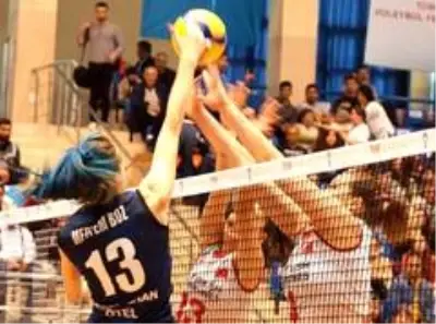 Aydın Büyükşehir, Vakıfbank'a 3-1 mağlup oldu Aydın Büyükşehir, Vakıfbank'a 3-1 mağlup oldu