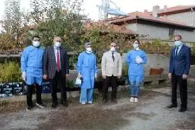 Yahyalı kaymakamı ve belediye başkanından sağlık çalışanlarına destek ziyareti Yahyalı kaymakamı ve belediye başkanından sağlık çalışanlarına destek ziyareti