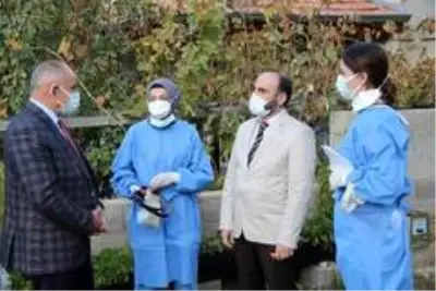 Yahyalı kaymakamı ve belediye başkanından sağlık çalışanlarına destek ziyareti Yahyalı kaymakamı ve belediye başkanından sağlık çalışanlarına destek ziyareti