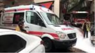 Son dakika! Beyoğlu'nda 5 katlı binada yangın paniği Son dakika! Beyoğlu'nda 5 katlı binada yangın paniği