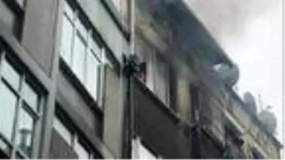 Son dakika! Beyoğlu'nda 5 katlı binada yangın paniği Son dakika! Beyoğlu'nda 5 katlı binada yangın paniği
