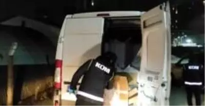- Bursa'da minibüs ile getirilen 750 bin adet doldurulmuş makaron ele geçirildi - Bursa'da minibüs ile getirilen 750 bin adet doldurulmuş makaron ele geçirildi