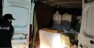 - Bursa'da minibüs ile getirilen 750 bin adet doldurulmuş makaron ele geçirildi - Bursa'da minibüs ile getirilen 750 bin adet doldurulmuş makaron ele geçirildi