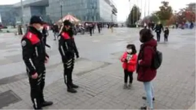Bursa'da polisler sigara ve maske denetimini arttırdı Bursa'da polisler sigara ve maske denetimini arttırdı