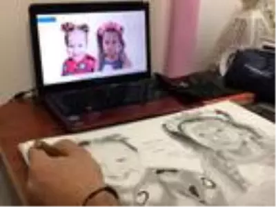 Depremin simgesi Elif ve Ayda, aynı karakalem çalışmasında Depremin simgesi Elif ve Ayda, aynı karakalem çalışmasında