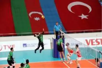 Efeler Ligi: Bingöl Solhan Spor: 2 Ziraat Bankkart: 3 Efeler Ligi: Bingöl Solhan Spor: 2 Ziraat Bankkart: 3