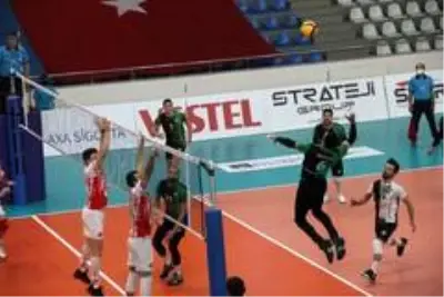 Efeler Ligi: Bingöl Solhan Spor: 2 Ziraat Bankkart: 3 Efeler Ligi: Bingöl Solhan Spor: 2 Ziraat Bankkart: 3