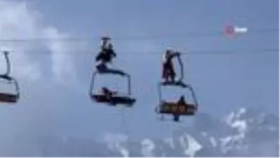 - Erciyes'te teleferik tatbikatı- Teleferikte mahsur kalanlar film sahnelerini aratmayan görüntülerle kurtarıldı- Erciyes A.Ş. Genel Müdür Yardımcısı... - Erciyes'te teleferik tatbikatı- Teleferikte mahsur kalanlar film sahnelerini aratmayan görüntülerle kurtarıldı- Erciyes A.Ş. Genel Müdür Yardımcısı...