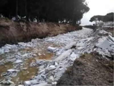 Erdek Çeltiçi deresi ıslah ediliyor Erdek Çeltiçi deresi ıslah ediliyor