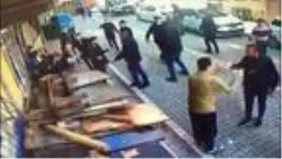 Son dakika haber | Esenyurt'ta baz istasyonu kavgası kamerada Son dakika haber | Esenyurt'ta baz istasyonu kavgası kamerada