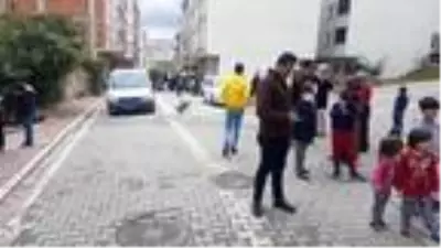 Esenyurt'ta feci kaza; sokakta oynayan 4 yaşındaki çocuk taksinin altında kaldı Esenyurt'ta feci kaza; sokakta oynayan 4 yaşındaki çocuk taksinin altında kaldı