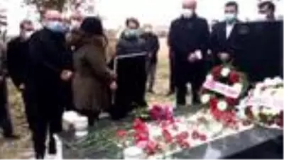 Eski CHP Milletvekili Muharrem İnce, Erdin Bircan'ı anma törenine katıldı Eski CHP Milletvekili Muharrem İnce, Erdin Bircan'ı anma törenine katıldı