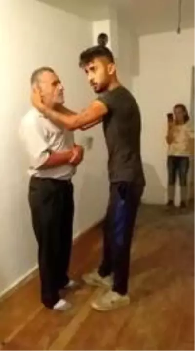 Eve çağrılan seyyar satıcının dövülmesine 1 tutuklama Eve çağrılan seyyar satıcının dövülmesine 1 tutuklama