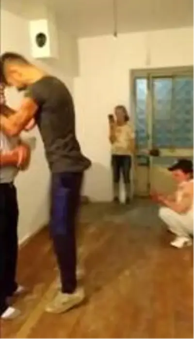 Eve çağrılan seyyar satıcının dövülmesine 1 tutuklama Eve çağrılan seyyar satıcının dövülmesine 1 tutuklama