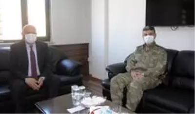 Garnizon Komutanı Tunoğlu'ndan Başkan Pekmezci'ye ziyaret Garnizon Komutanı Tunoğlu'ndan Başkan Pekmezci'ye ziyaret