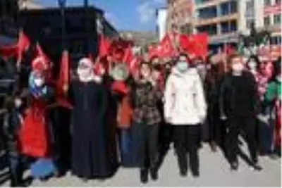 Son dakika haberi... Diyarbakır annelerine destek yürüyüşü Son dakika haberi... Diyarbakır annelerine destek yürüyüşü