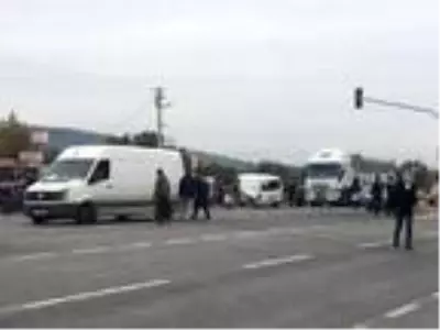 Harfiyat kamyonu 11 araca çarptı o anlar güvenlik kamerasına yansıdı Harfiyat kamyonu 11 araca çarptı o anlar güvenlik kamerasına yansıdı