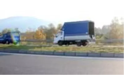 Hastalıklı ineği keserek etlerini parçalayan 3 kişi jandarmaya yakalandı Hastalıklı ineği keserek etlerini parçalayan 3 kişi jandarmaya yakalandı