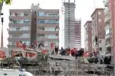 'Hayat üçgeni' sayesinde enkaz altından kurtulan genç avukat, yaşadıklarını anlattı 'Hayat üçgeni' sayesinde enkaz altından kurtulan genç avukat, yaşadıklarını anlattı