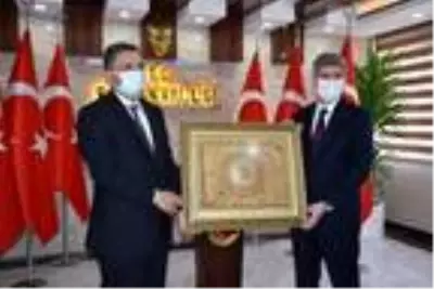 Son dakika haber: İçişleri Bakan Yardımcısı İnce: Kaynaklar milletin hizmetine kanalize ediliyor Son dakika haber: İçişleri Bakan Yardımcısı İnce: Kaynaklar milletin hizmetine kanalize ediliyor