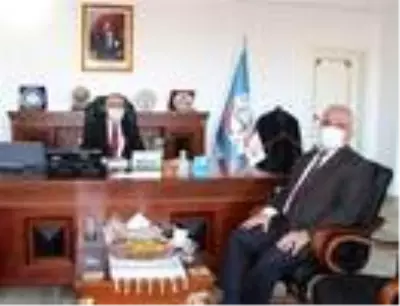İl Müftüsü Erhun'dan il müdürlerine hayırlı olsun ziyareti İl Müftüsü Erhun'dan il müdürlerine hayırlı olsun ziyareti